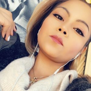 Meet your Posher, Perla